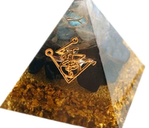Pyramide en orgonite avec Obsidienne