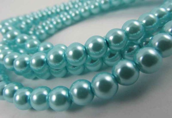 Perles nacrées en verre 4mm bleu tendre