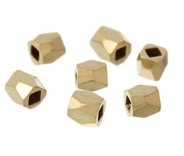 Perles métalliques polygones 2mm doré mat