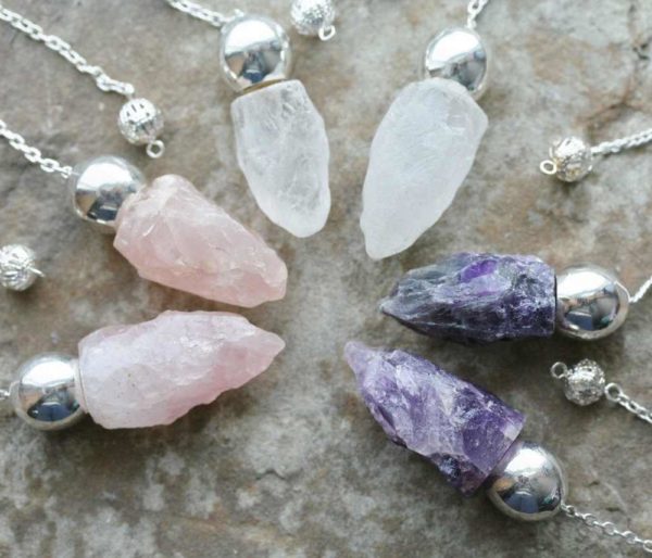 Pendules en pierre gemme