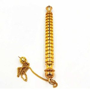 Pendule Égyptien Isis long à témoin doré